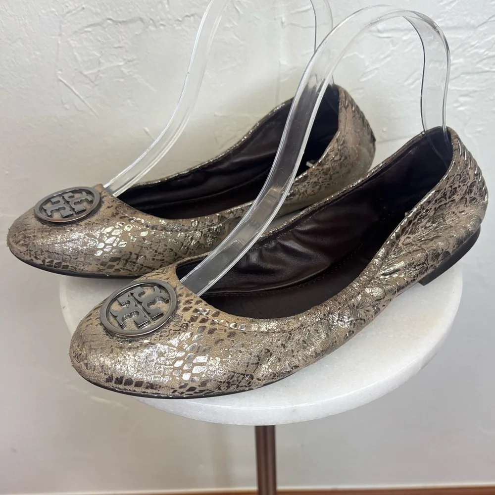 TORY BURCH Minnie Reva Flat Metallic Silver Heidi Ballet Logo‎ Leather Shoe 8.5